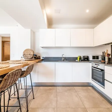 Le Gui - By Emerald Apartment