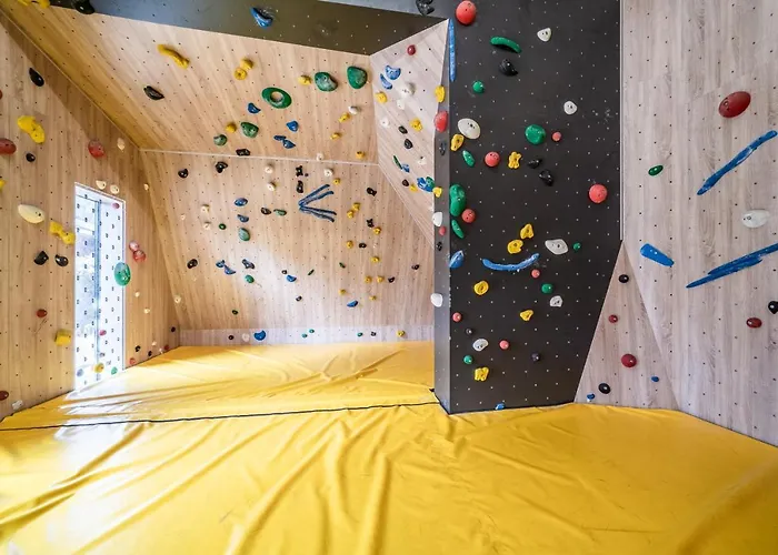 Le Gui - By Emerald Apartment *